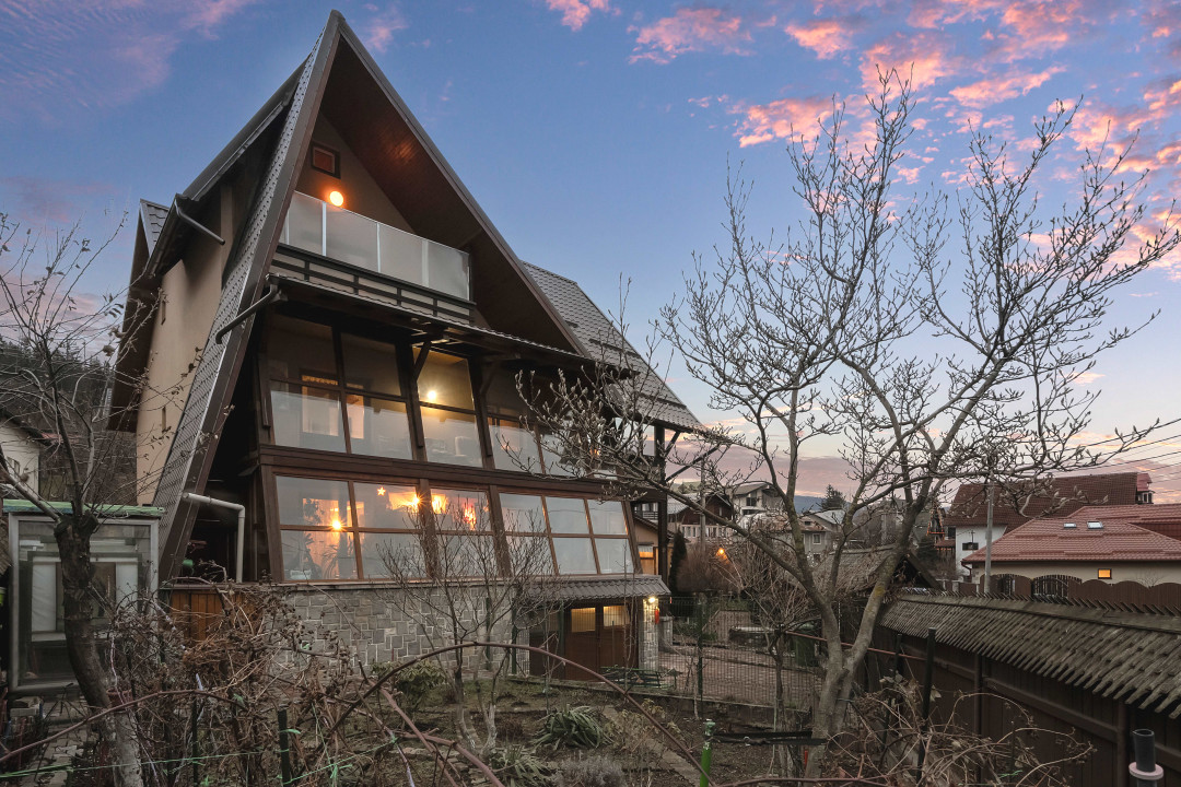 Casa din povesti Busteni, vedere superba, locatie excelenta