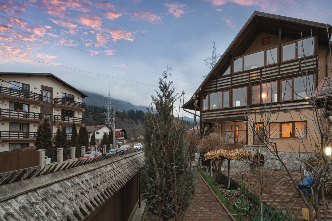 Casa din povesti Busteni, vedere superba, locatie excelenta