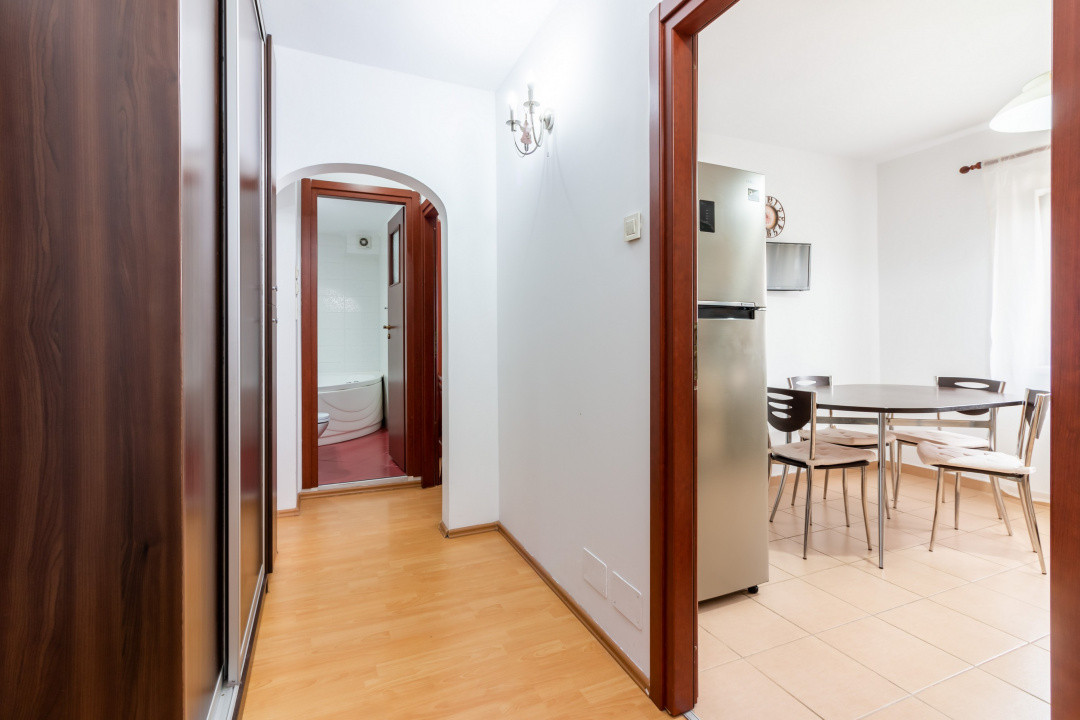 Apartament decomandat, 2 camere, 2 balcoane, Mall Vitan