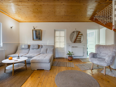 Refugiu elegant, complet mobilat, într-un cadru natural deosebit – Comarnic