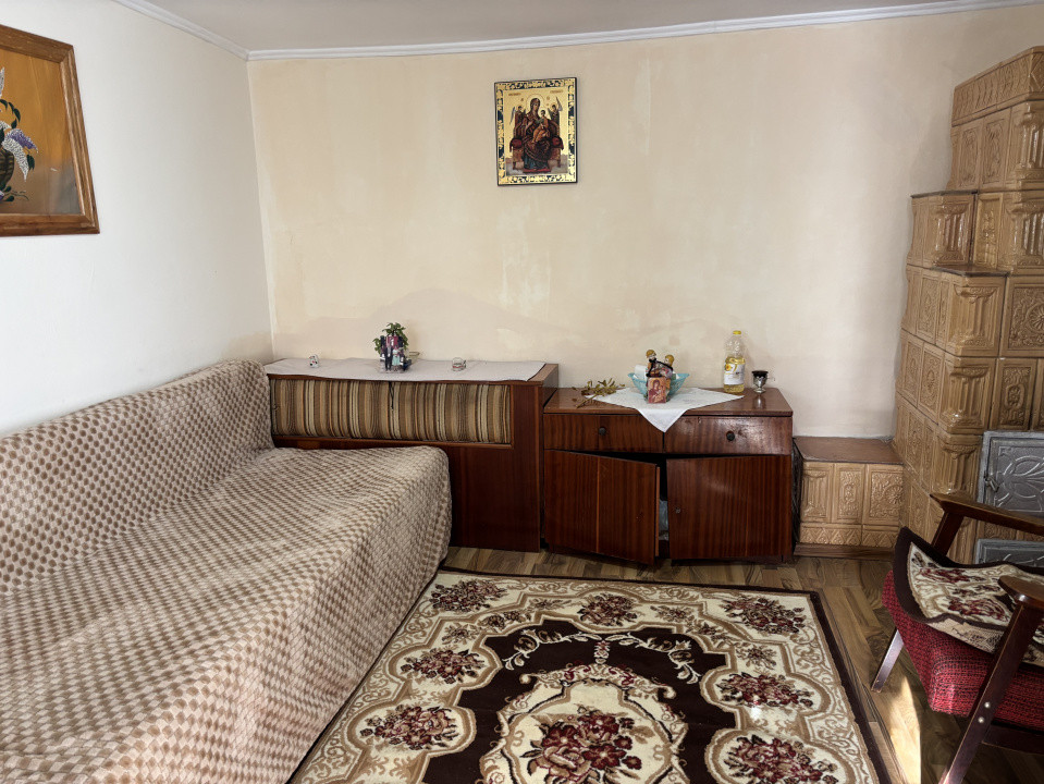 Casa gospodarului, bine întreținută, cu teren generos – Comarnic