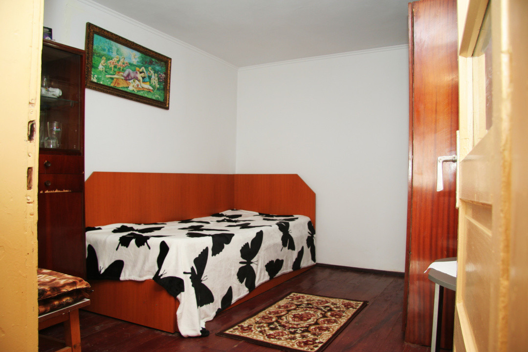 Casa gospodarului, bine întreținută, cu teren generos – Comarnic