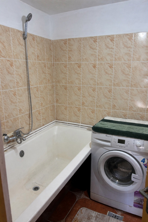 Casa gospodarului, bine întreținută, cu teren generos – Comarnic