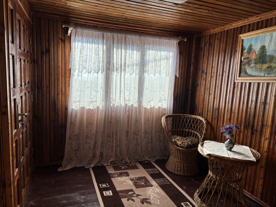 Casa gospodarului, bine întreținută, cu teren generos – Comarnic