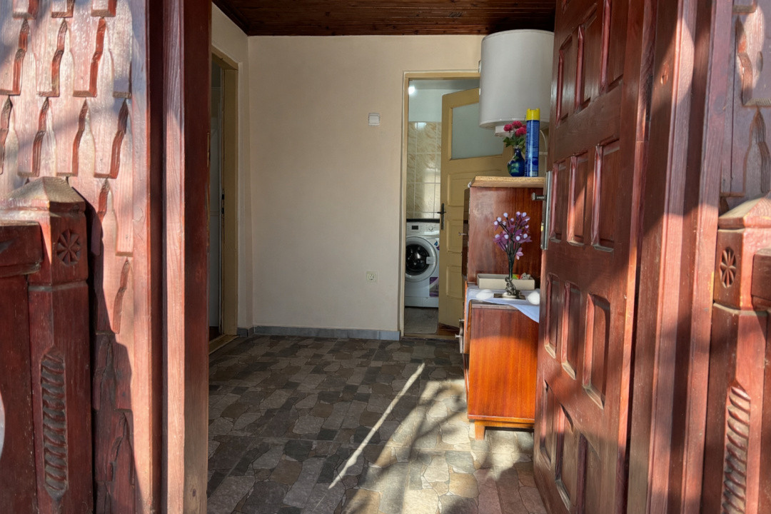 Casa gospodarului, bine întreținută, cu teren generos – Comarnic