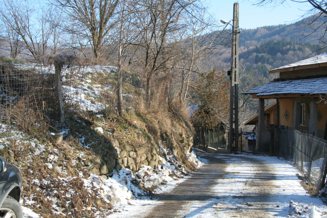 Casa gospodarului, bine întreținută, cu teren generos – Comarnic