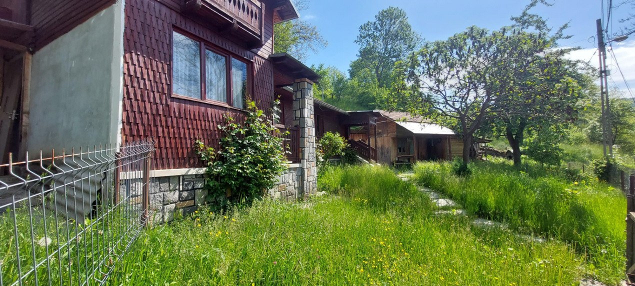 Casa gospodarului, bine întreținută, cu teren generos – Comarnic
