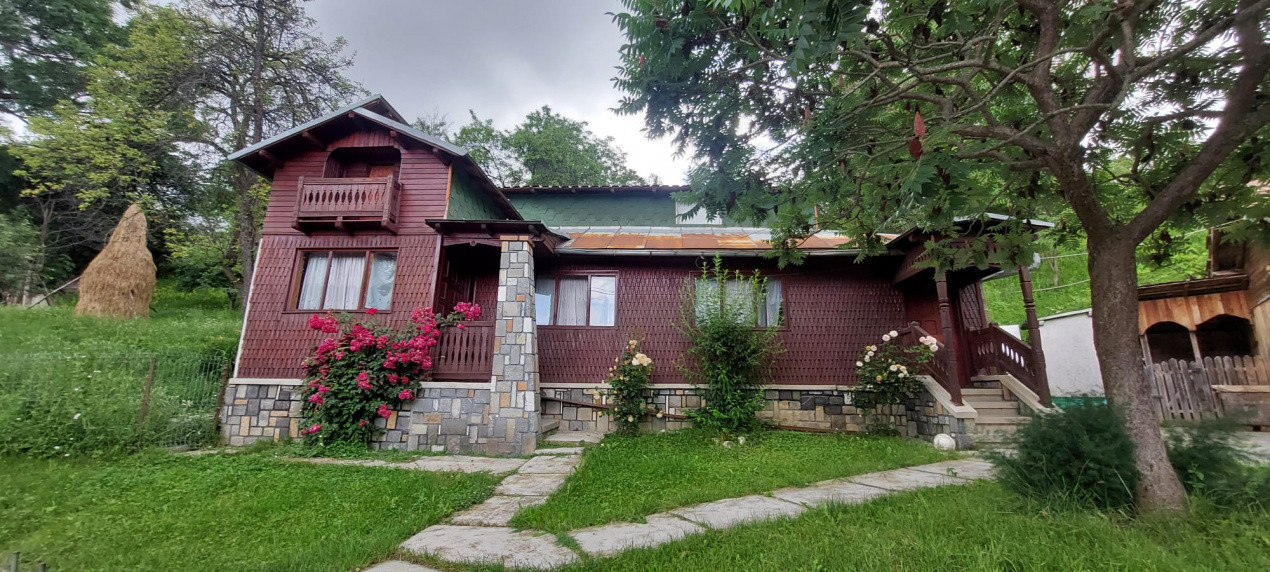 Casa gospodarului, înconjurată de natură, Comarnic