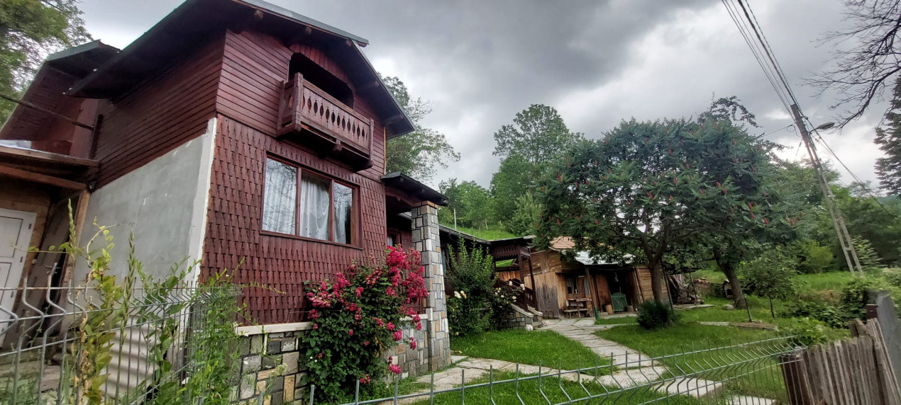 Casa gospodarului, înconjurată de natură, Comarnic