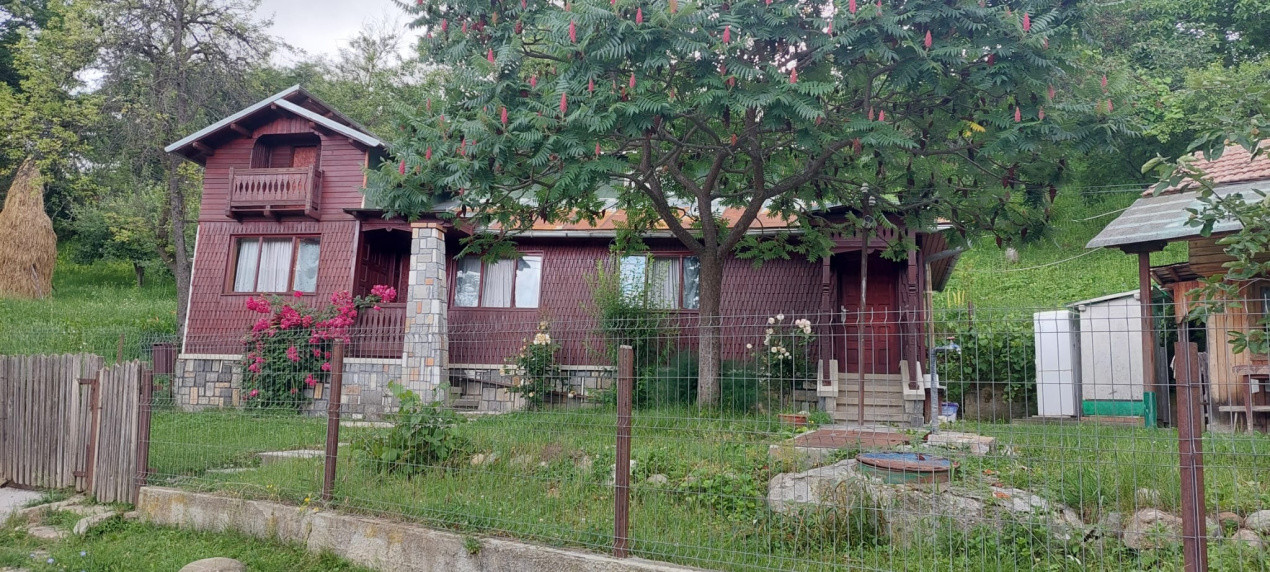 Casa gospodarului, înconjurată de natură, Comarnic