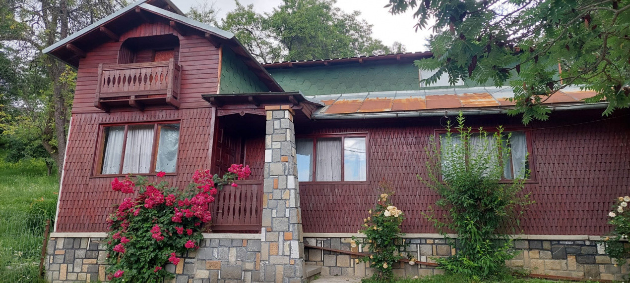 Casa gospodarului, înconjurată de natură, Comarnic