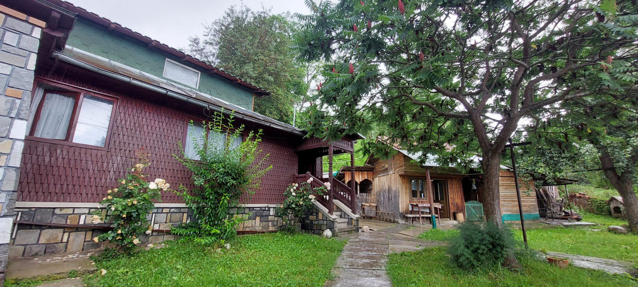 Casa gospodarului, înconjurată de natură, Comarnic