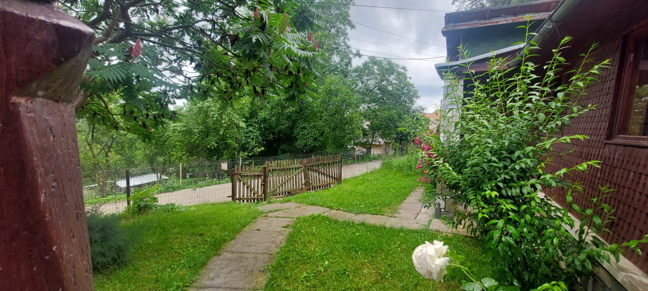 Casa gospodarului, înconjurată de natură, Comarnic