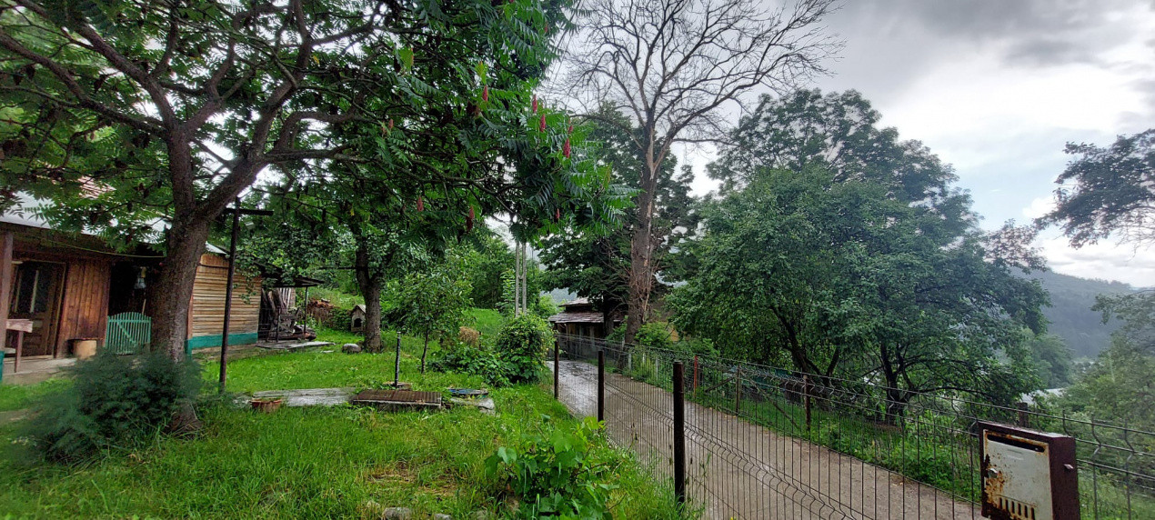 Casa gospodarului, înconjurată de natură, Comarnic