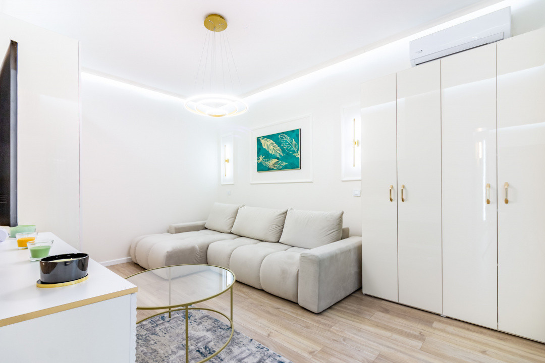 Garsonieră decomandată, Exigent Plaza Faza 5, mobilată modern, bloc 2024