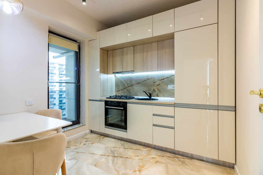 Garsonieră decomandată, Exigent Plaza Faza 5, mobilată modern, bloc 2024