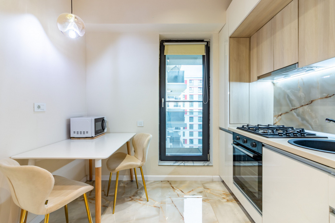 Garsonieră decomandată, Exigent Plaza Faza 5, mobilată modern, bloc 2024