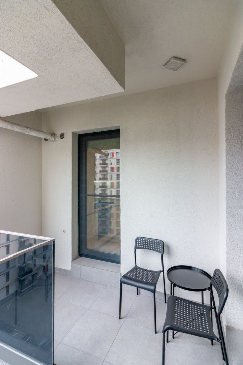 Garsonieră decomandată, Exigent Plaza Faza 5, mobilată modern, bloc 2024