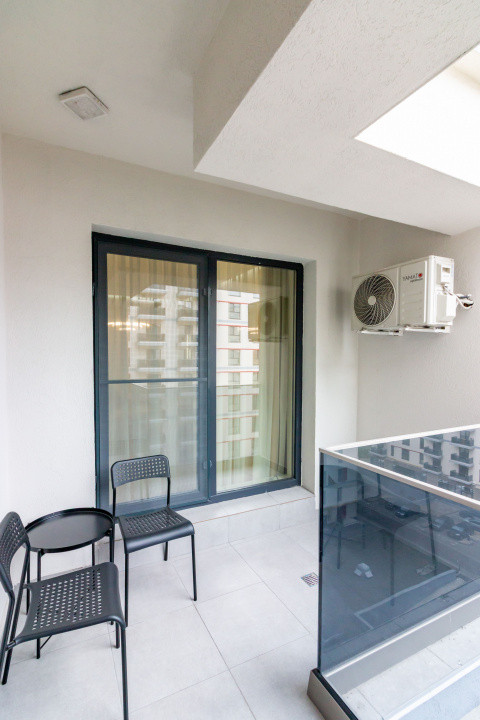 Garsonieră decomandată, Exigent Plaza Faza 5, mobilată modern, bloc 2024